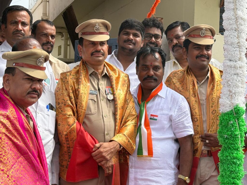 *కల్లు గీతా కార్మిక సంఘం ఆధ్వర్యంలో స్వాతంత్ర దినోత్సవ వేడుకలు: దేశగోని శ్రీనివాస్ గౌడ్*