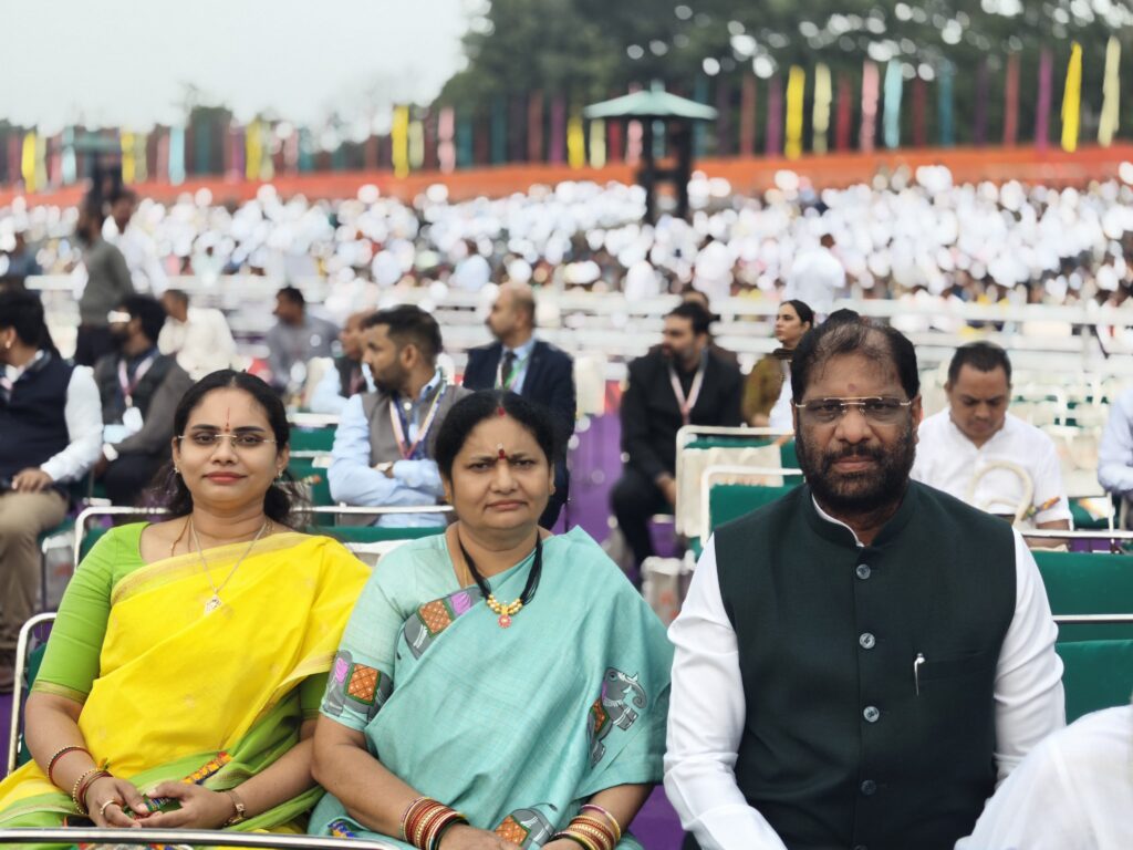 *ఎంపీ వద్దిరాజు కుటుంబ సభ్యులతో కలిసి ఎర్రకోట లో స్వాతంత్ర్య దినోత్సవ వేడుకలకు హాజరు*
