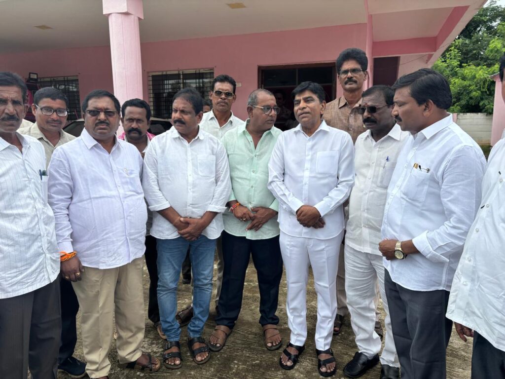 మాజీ ఎంపీ నామాను కలిసిన “తాటి”
