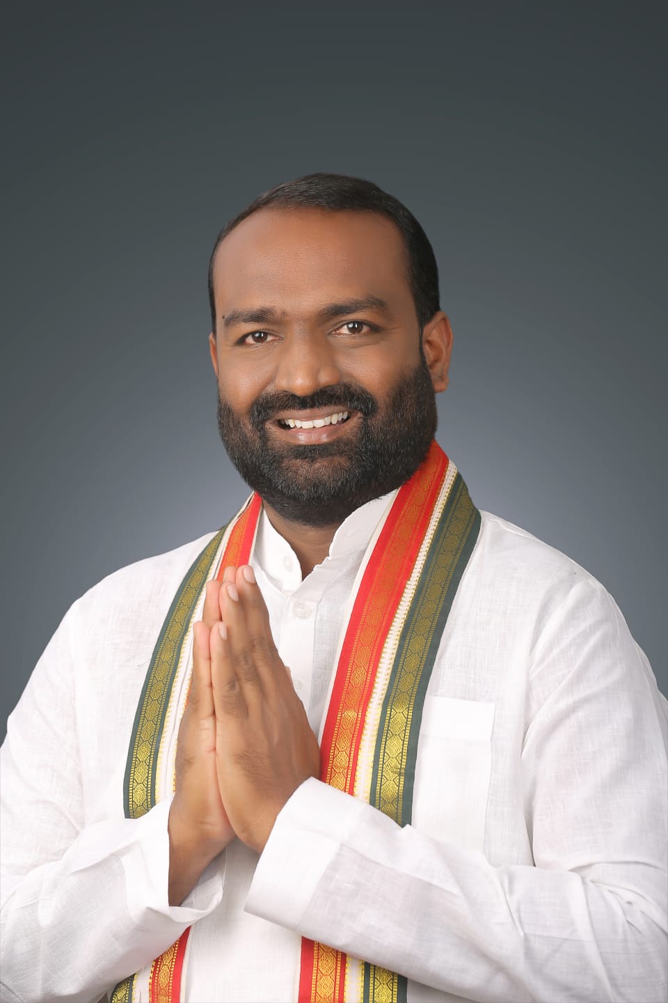 ప్రజా ప్రభుత్వం ప్రజల ఆశీర్వాదములతో  1000 రోజులు పూర్తి చేసుకున్న సందర్బంగా శుభాకాంక్షలు
డాక్టర్ లోకేష్ యాదవ్  టి పి సి సి అధికార ప్రతినిధి 